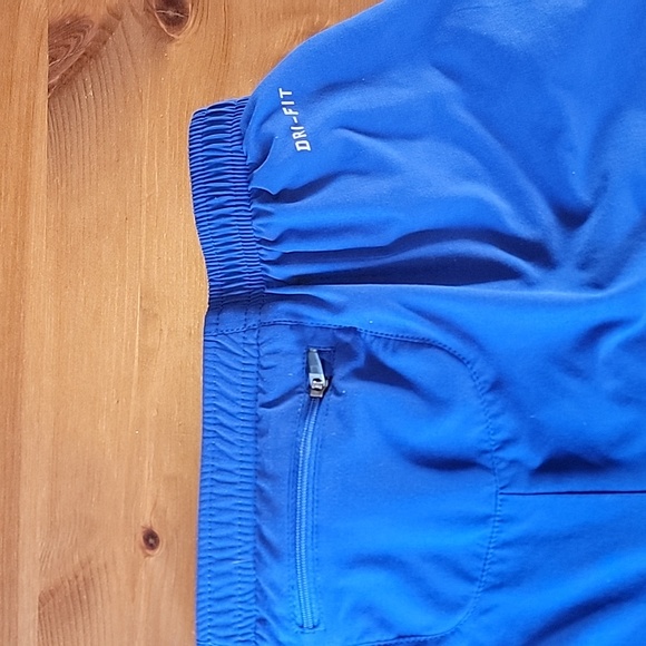 Nike Running Shorts - Picture 3 of 4